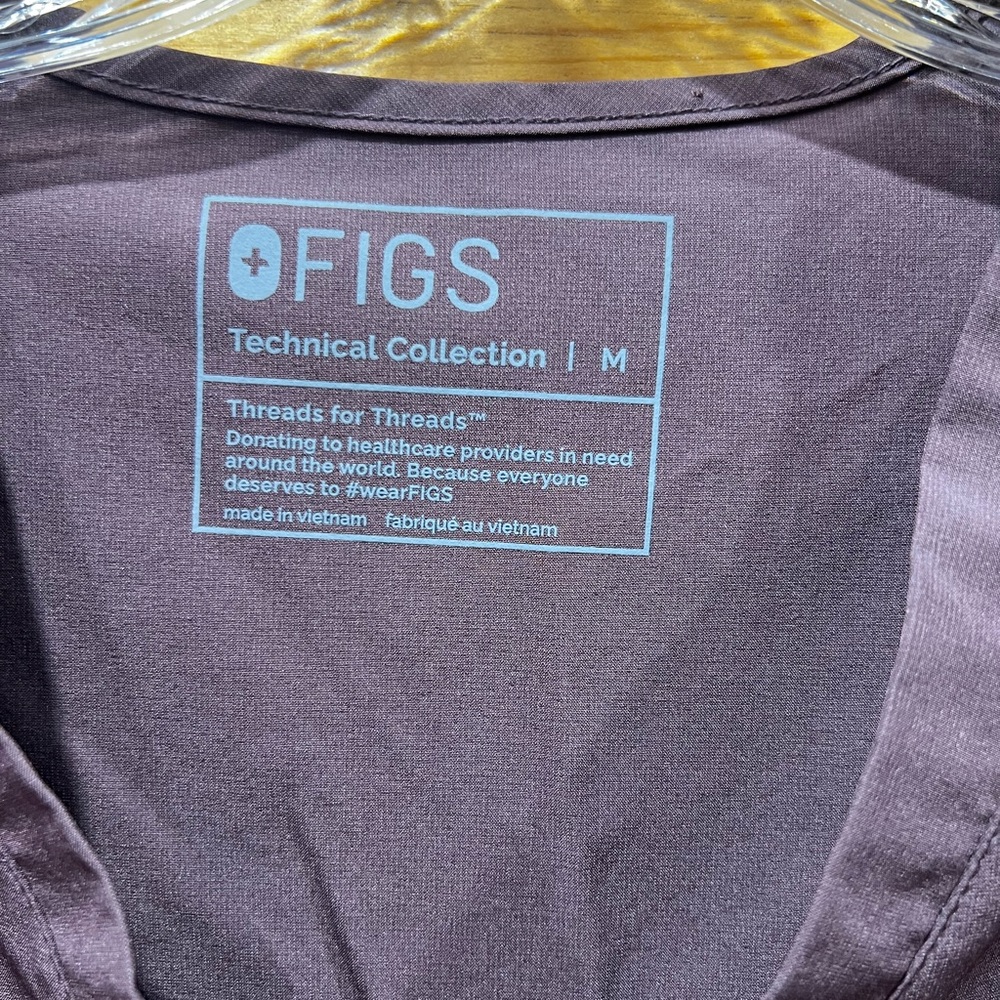 Color is FIG! Figs scrub set - FreeX - Catarina top (M) Zamora bottoms (L) - Picture 8 of 13